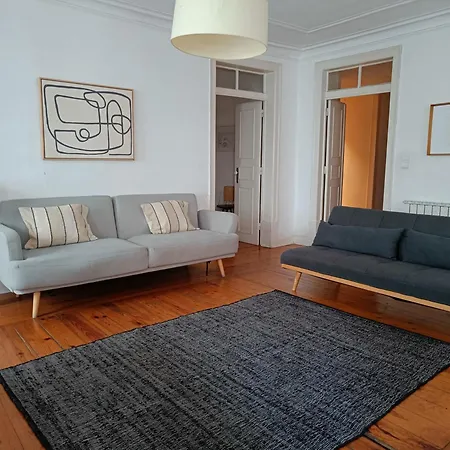 Stunning Near Chiado Apartment *